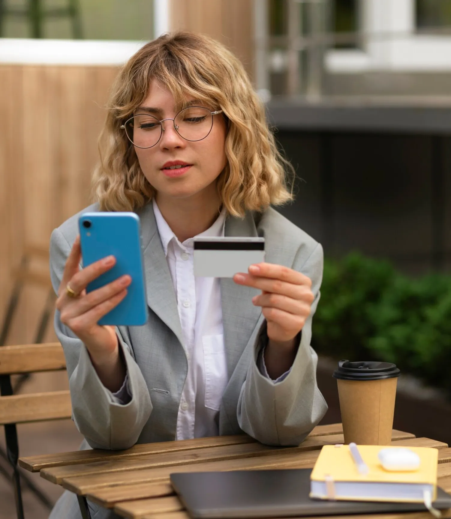 Aalto mobile app UI with two home listings and a title at the top saying 12 new matches